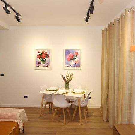 Mjolly Apartment Тирана Екстер'єр фото