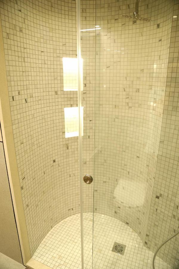 Mjolly Apartment Тирана Екстер'єр фото