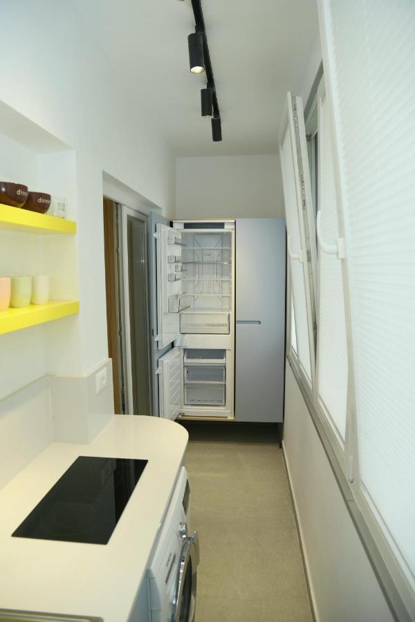 Mjolly Apartment Тирана Екстер'єр фото