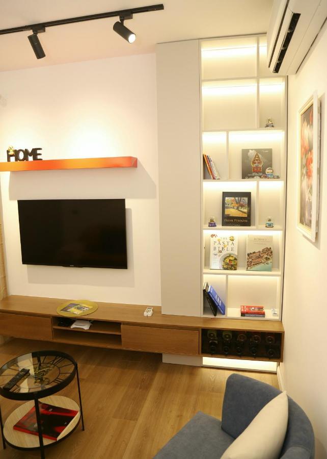 Mjolly Apartment Тирана Екстер'єр фото