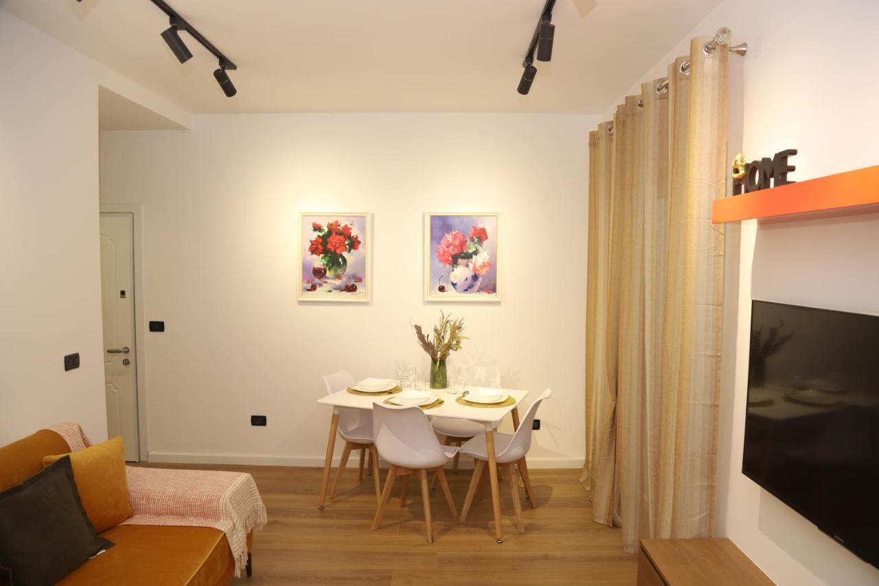Mjolly Apartment Тирана Екстер'єр фото