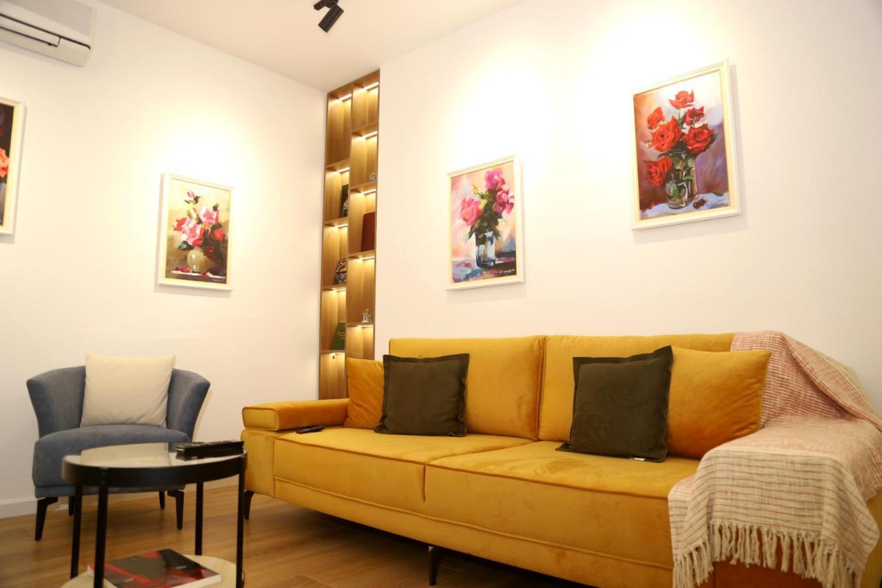 Mjolly Apartment Тирана Екстер'єр фото